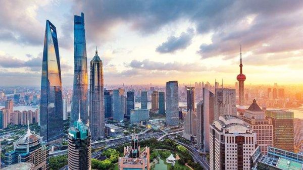 盈丰配资 助力“出海”，一季度“丝路海运”集装箱航线开行超1000艘次